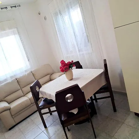 Nido Apartmán Agnone Bagni